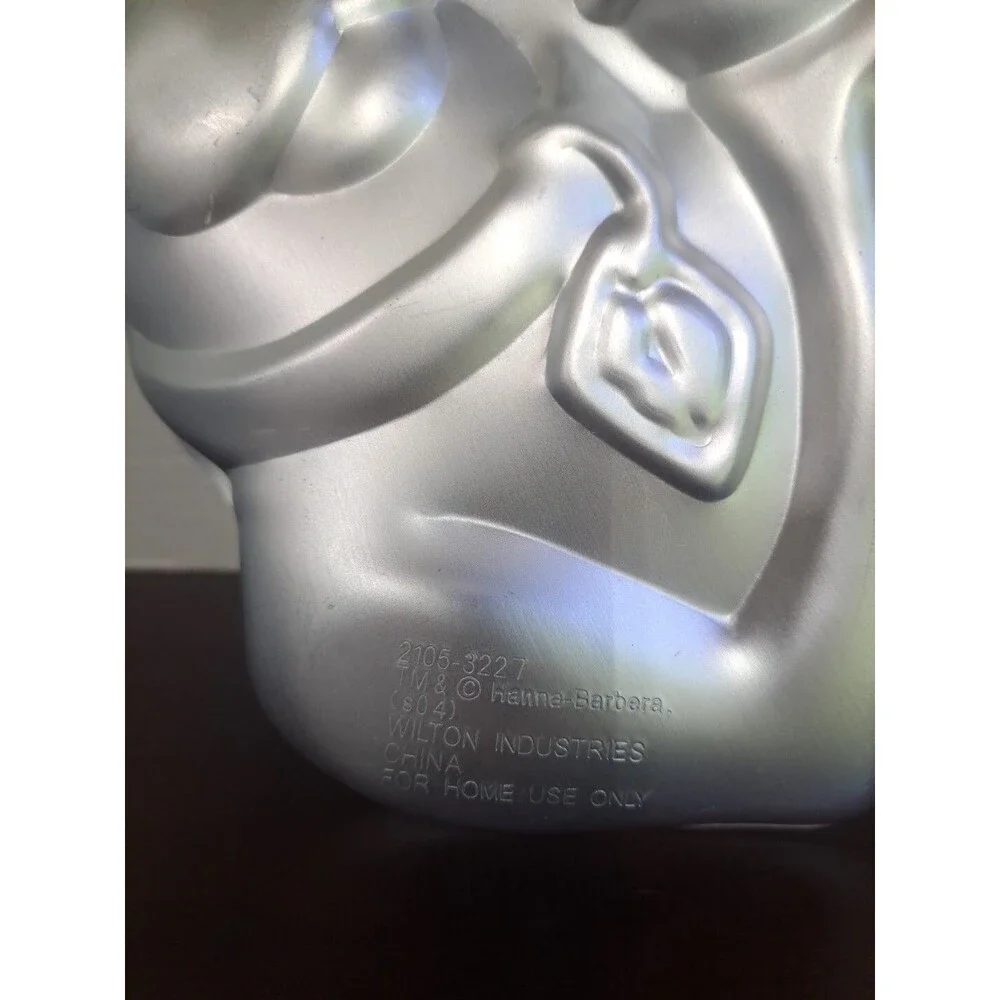 Wilton Scooby Doo Cake Pan 2105-3227